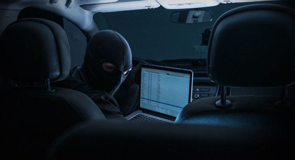 Autos inteligentes, riesgos invisibles: Cómo los hackers amenazan tu seguridad