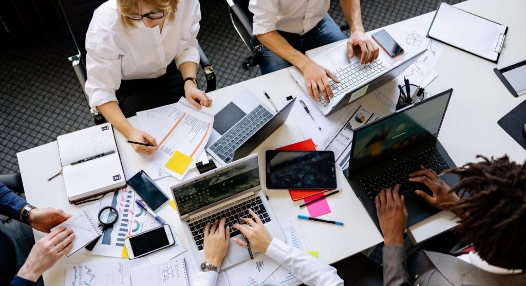 Pensar fuera de la caja: la habilidad que distingue a los emprendedores exitosos